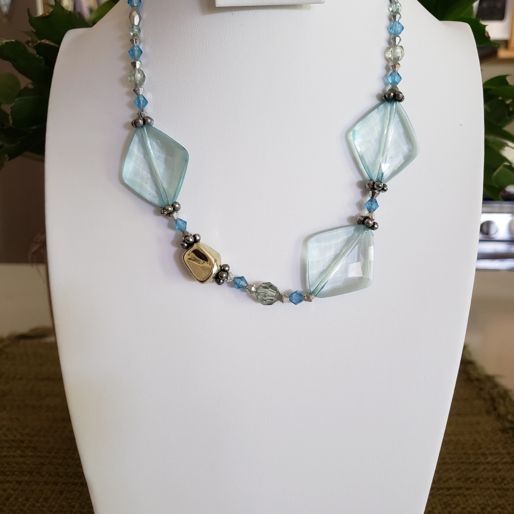 Asymmetrical Silver Tone Fauceted Acrylic Diamond Shaped Beads